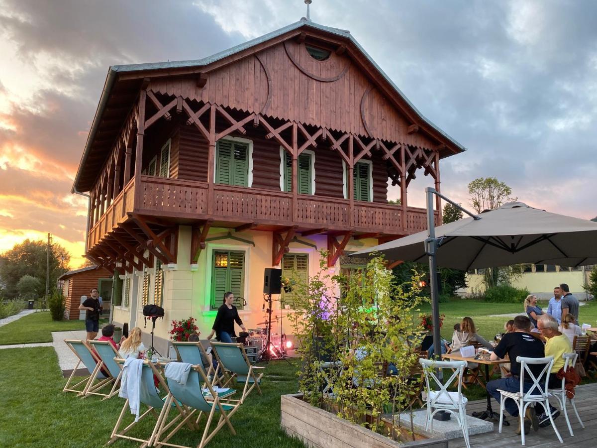 Villa Ruska Daca Λιουμπλιάνα Εξωτερικό φωτογραφία